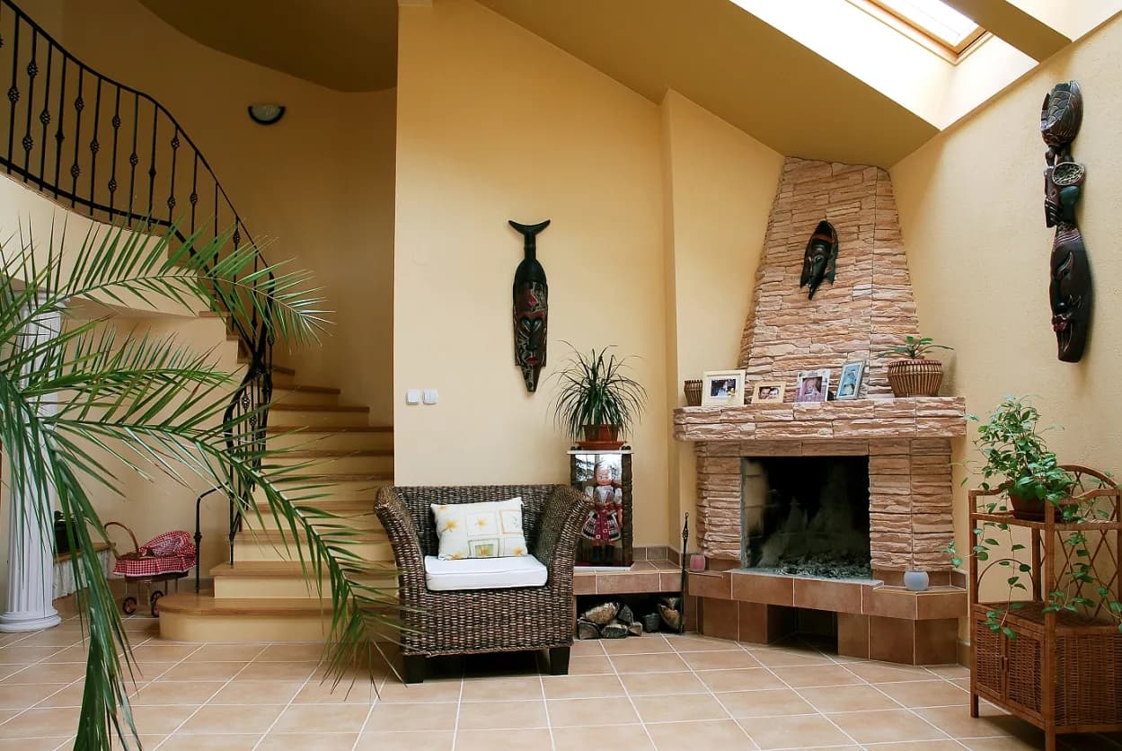 Skala ohnivá bledá