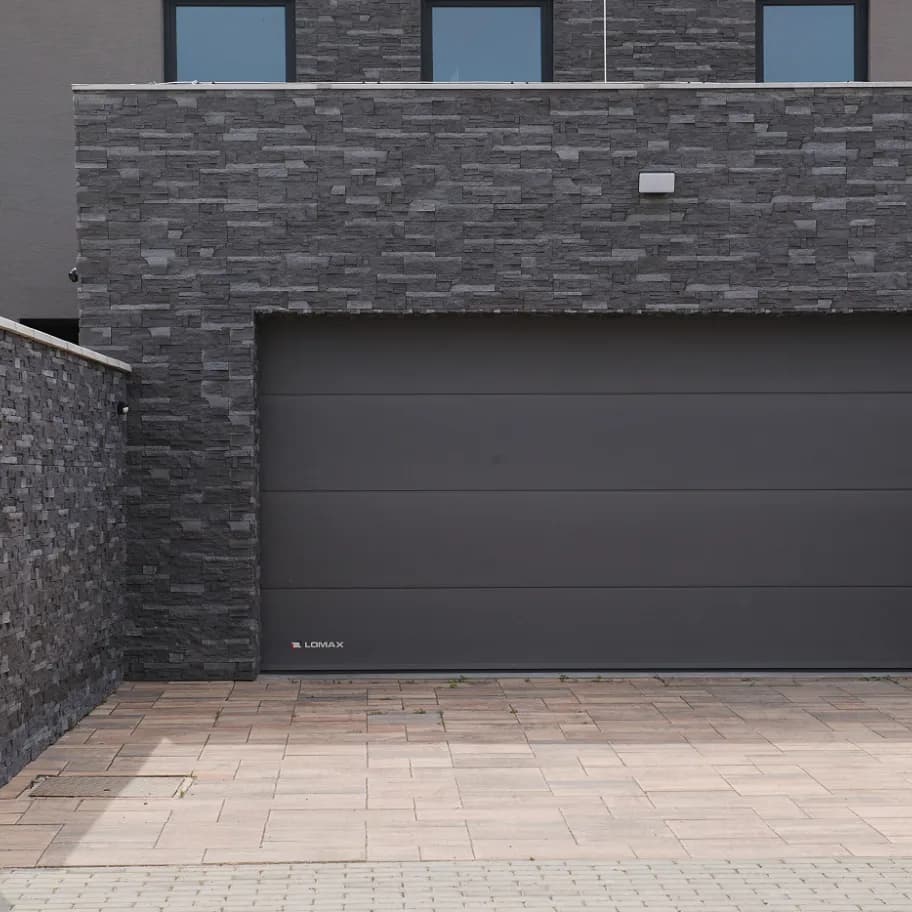 Kameň lámaný tmavošedý